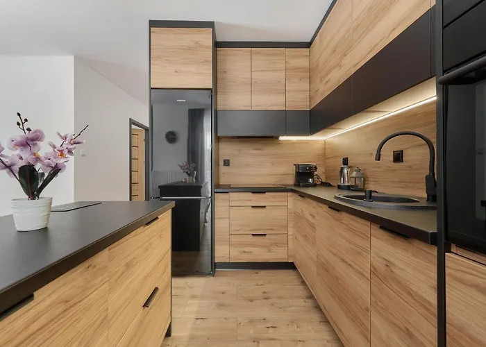 Apartment With 2 Bedrooms & Parking By Renters Wroclaw