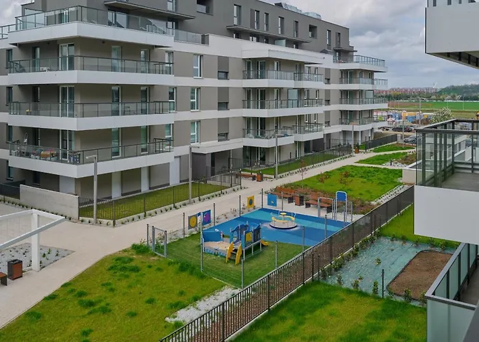 Apartment With 2 Bedrooms & Parking By Renters